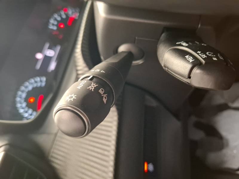 Peugeot 208 - Photo 22