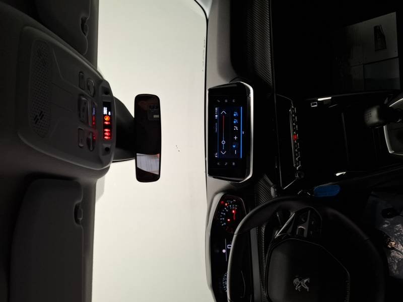 Peugeot 208 - Photo 10