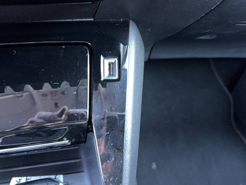Peugeot 208 - Photo 30