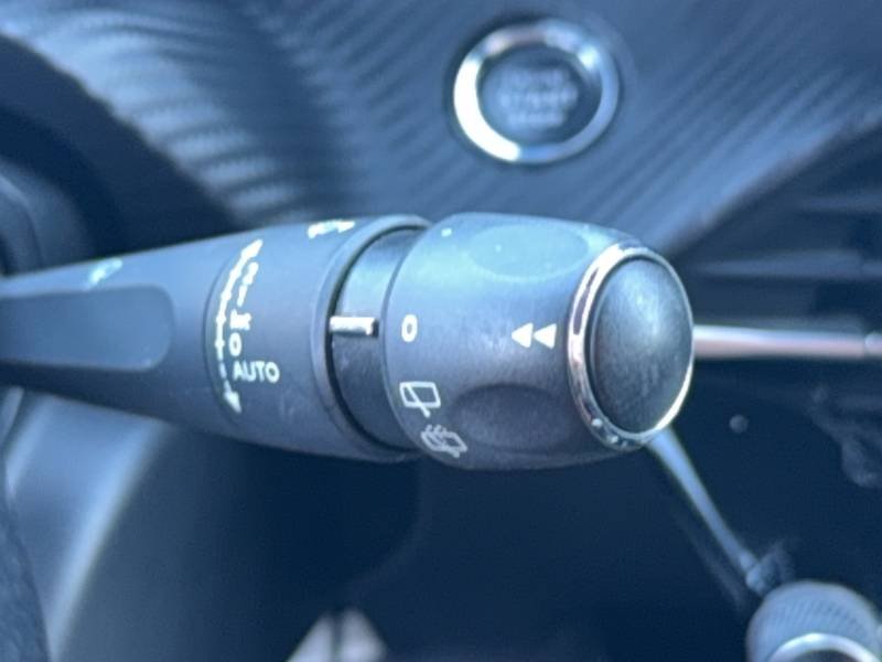 Peugeot 208 - Photo 35