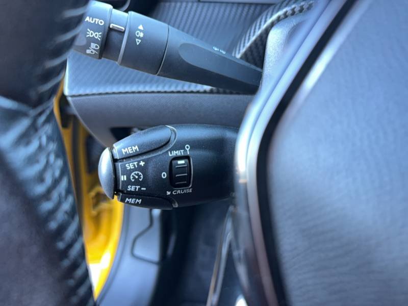 Peugeot 208 - Photo 38