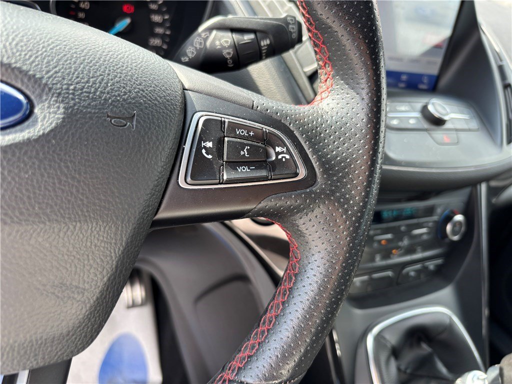 Ford Kuga - Photo 18