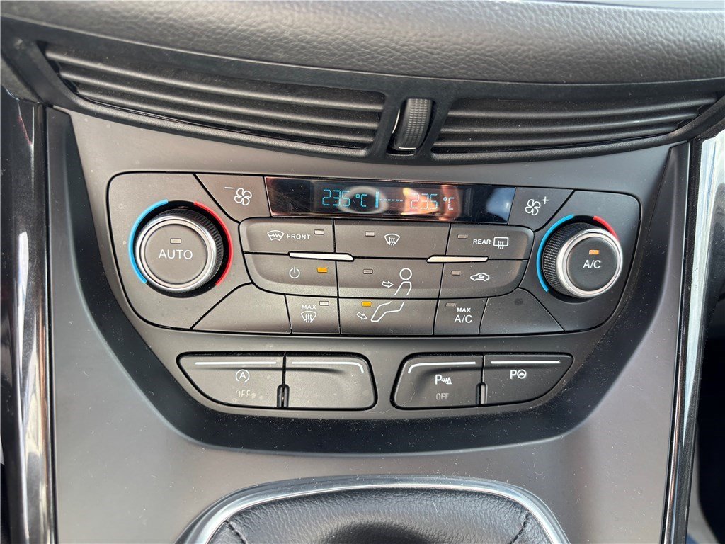 Ford Kuga - Photo 23