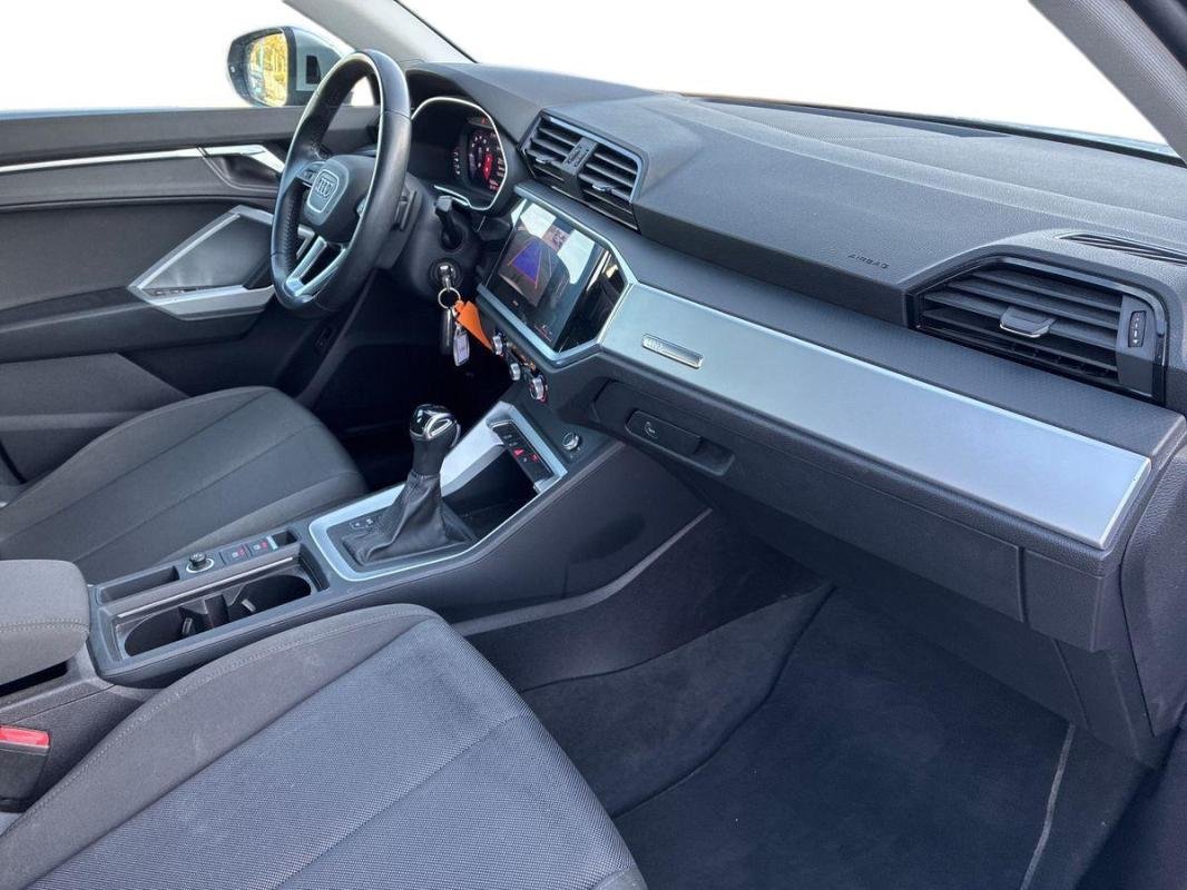 Audi Q3 - Photo 13