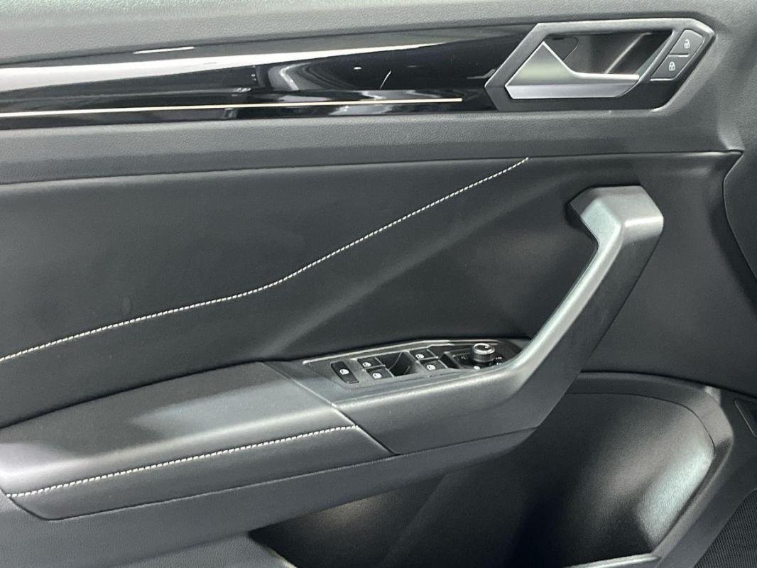 Volkswagen T-Roc - Photo 15