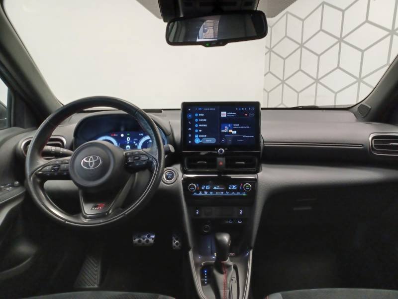 Toyota Yaris - Photo 11