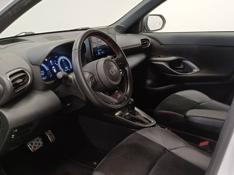 Toyota Yaris - Photo 10