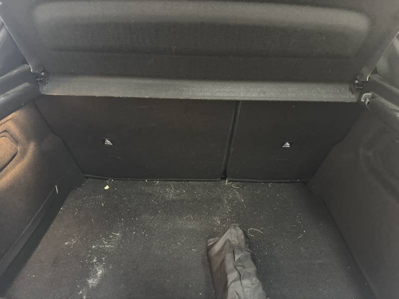 Peugeot 208 - Photo 11