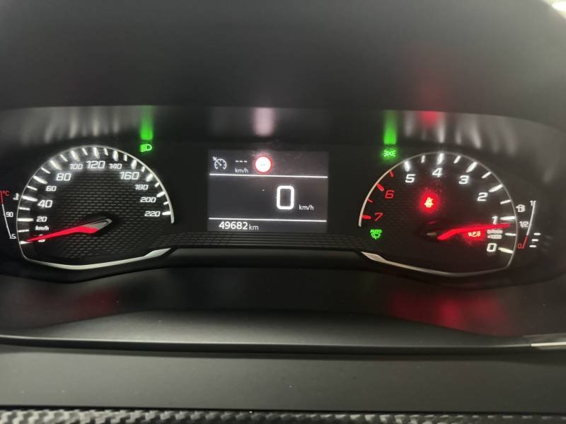 Peugeot 208 - Photo 17