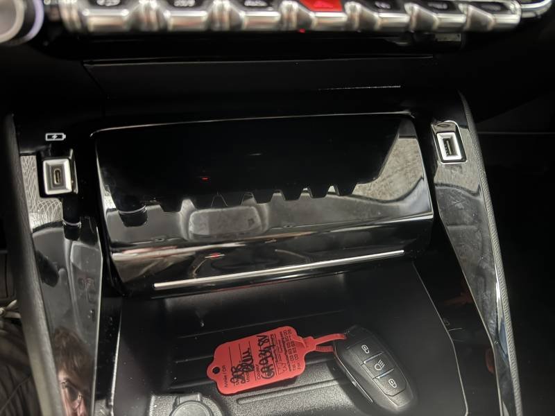 Peugeot 208 - Photo 25