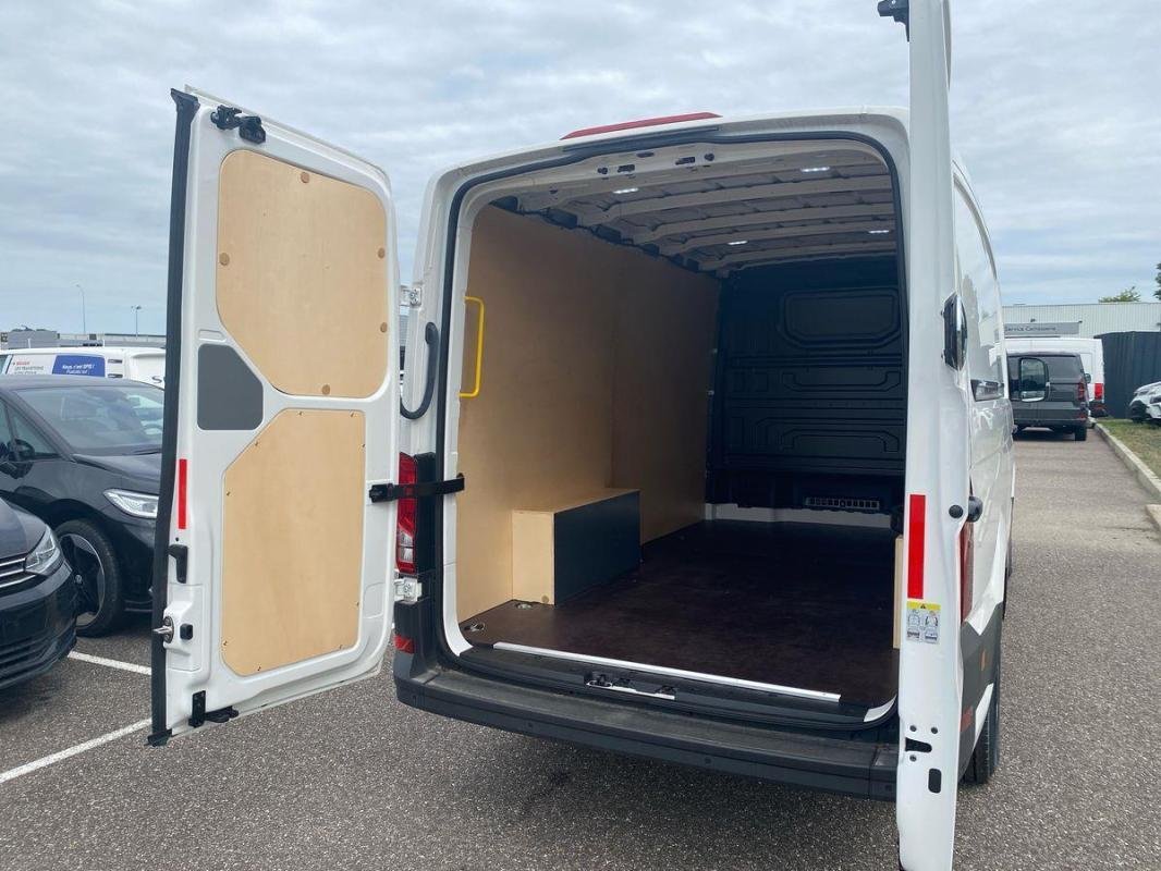 Volkswagen Crafter - Photo 32