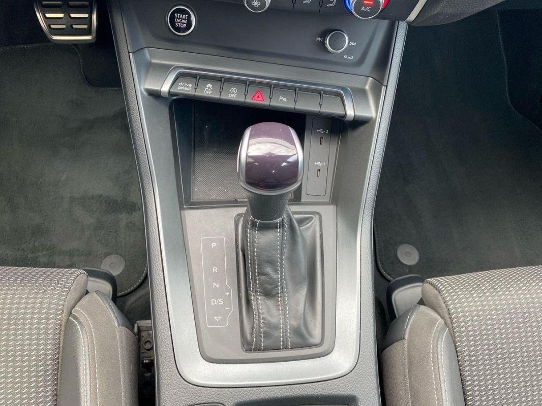 Audi Q3 - Photo 11