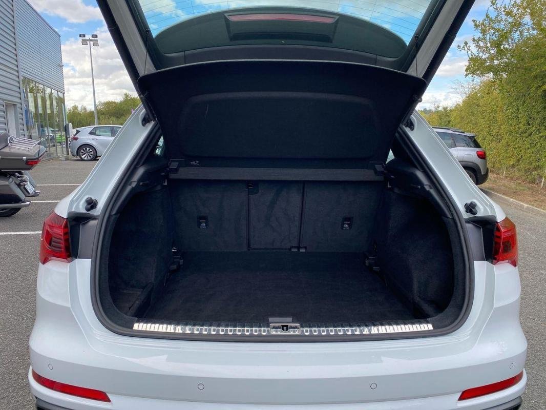 Audi Q3 - Photo 31