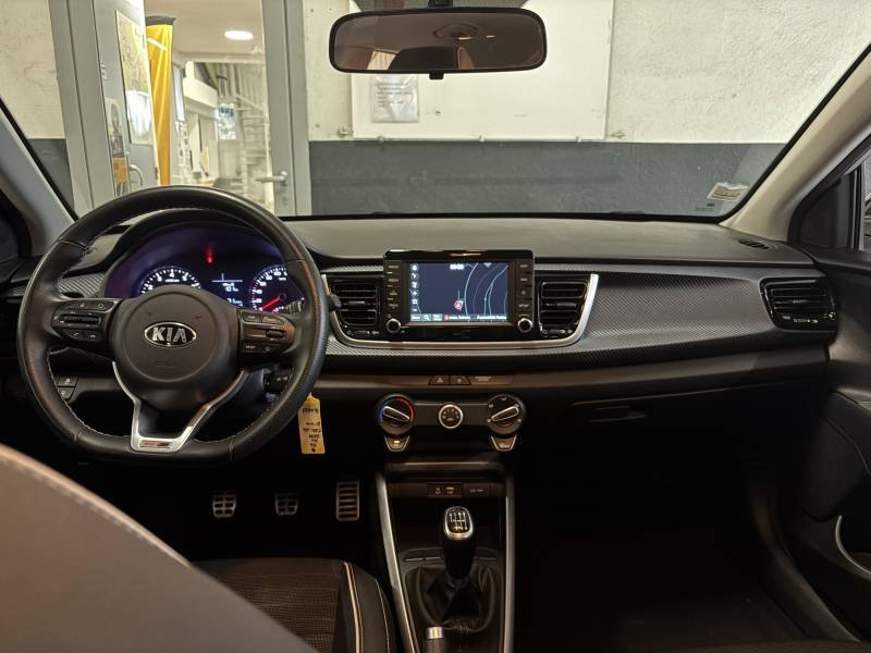 Kia Rio - Photo 11