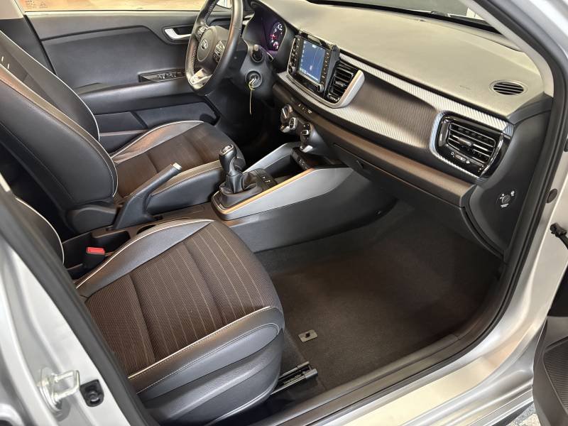 Kia Rio - Photo 12