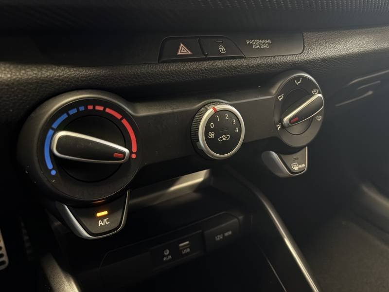 Kia Rio - Photo 22
