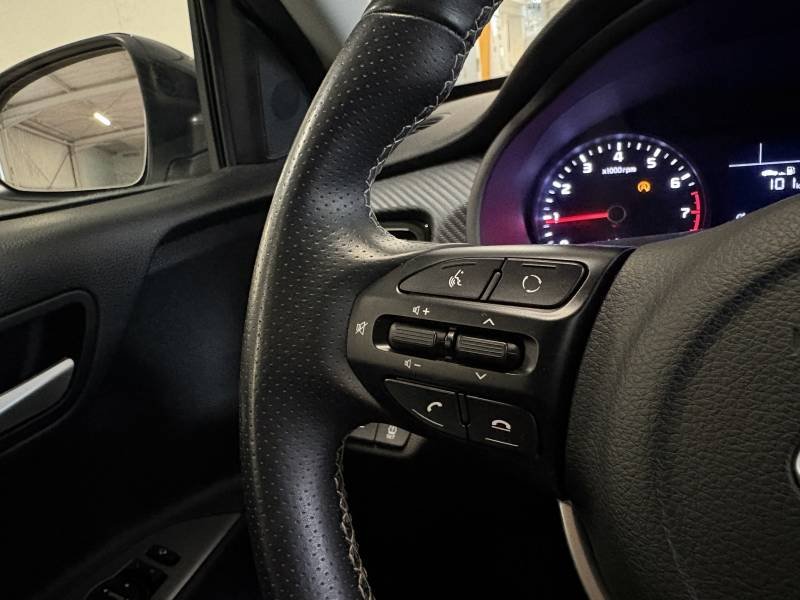 Kia Rio - Photo 26