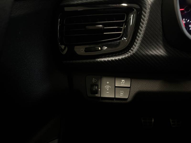 Kia Rio - Photo 28