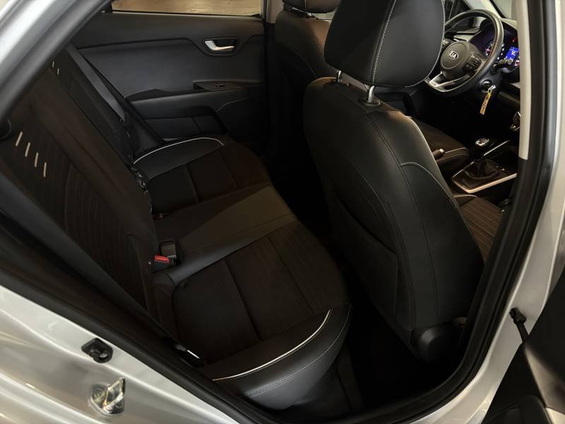 Kia Rio - Photo 30