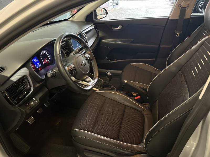 Kia Rio - Photo 10