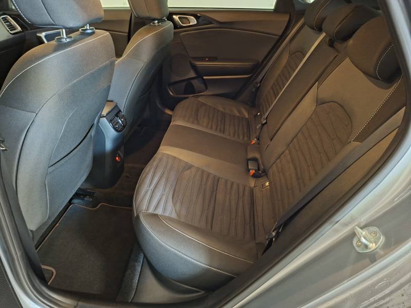 Kia CEED - Photo 21
