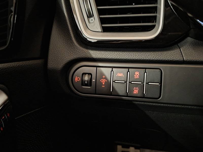 Kia CEED - Photo 24