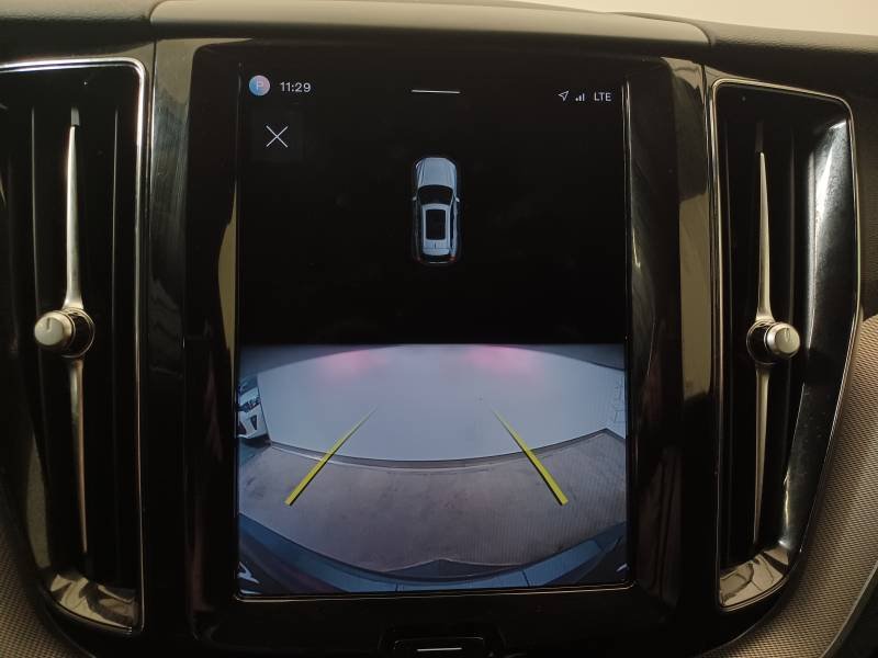 Volvo XC60 - Photo 16