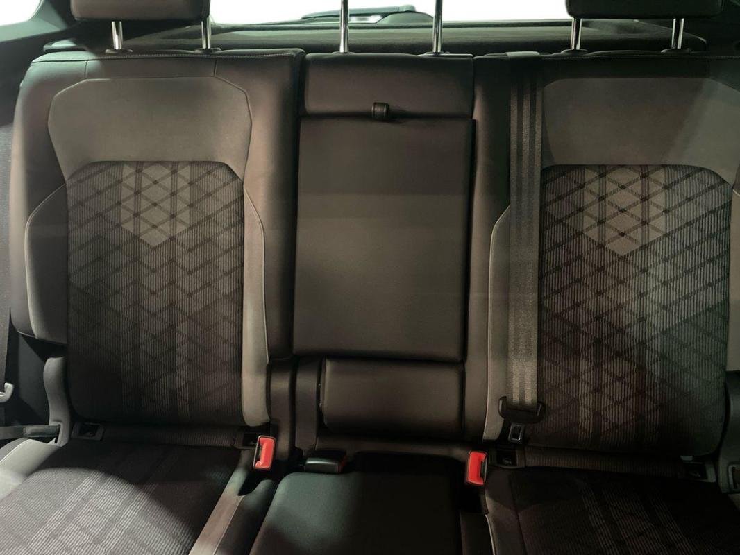 Volkswagen Tiguan - Photo 22