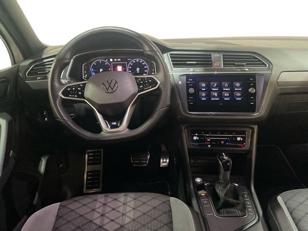 Volkswagen Tiguan - Photo 24