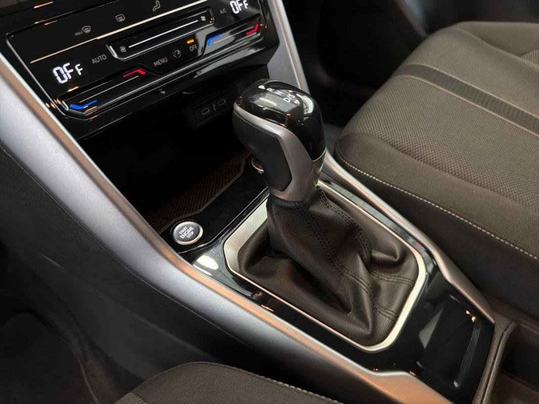 Volkswagen T-Roc - Photo 11