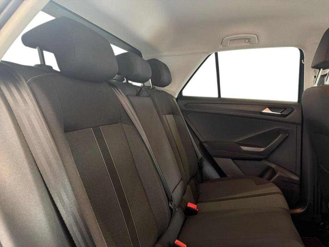 Volkswagen T-Roc - Photo 23