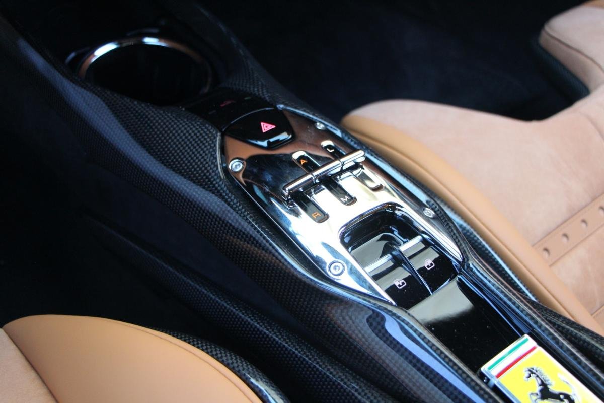 Ferrari 296 GTB - Photo 35