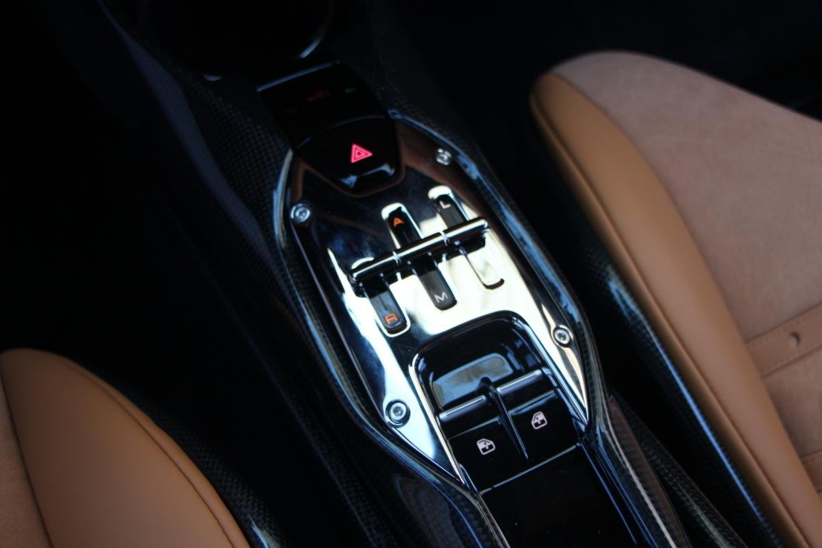 Ferrari 296 GTB - Photo 36