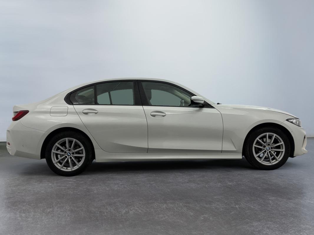 BMW Série 3 - Photo 6