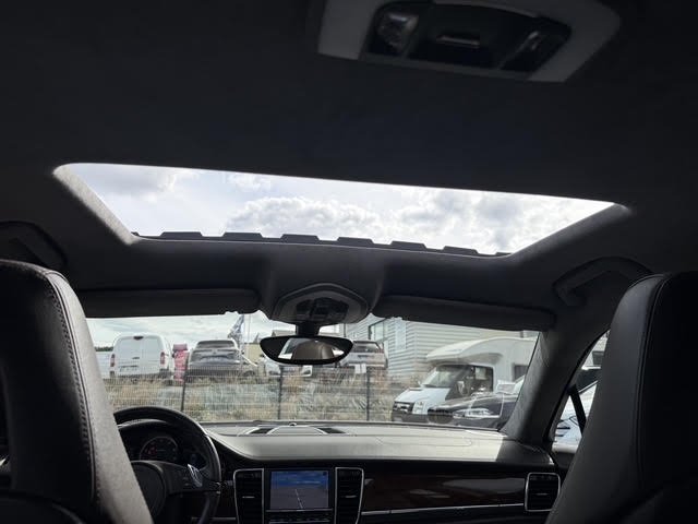 Porsche Panamera - Photo 16