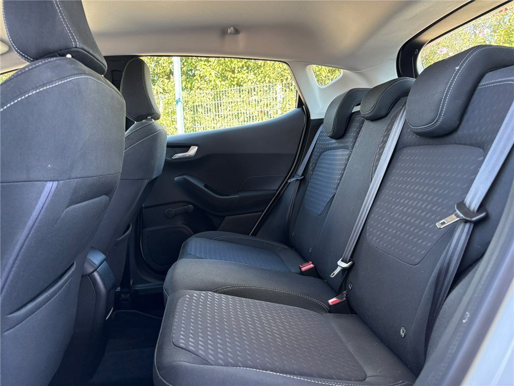 Ford Fiesta - Photo 12