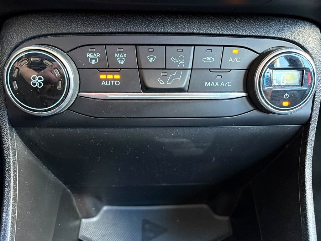 Ford Fiesta - Photo 21