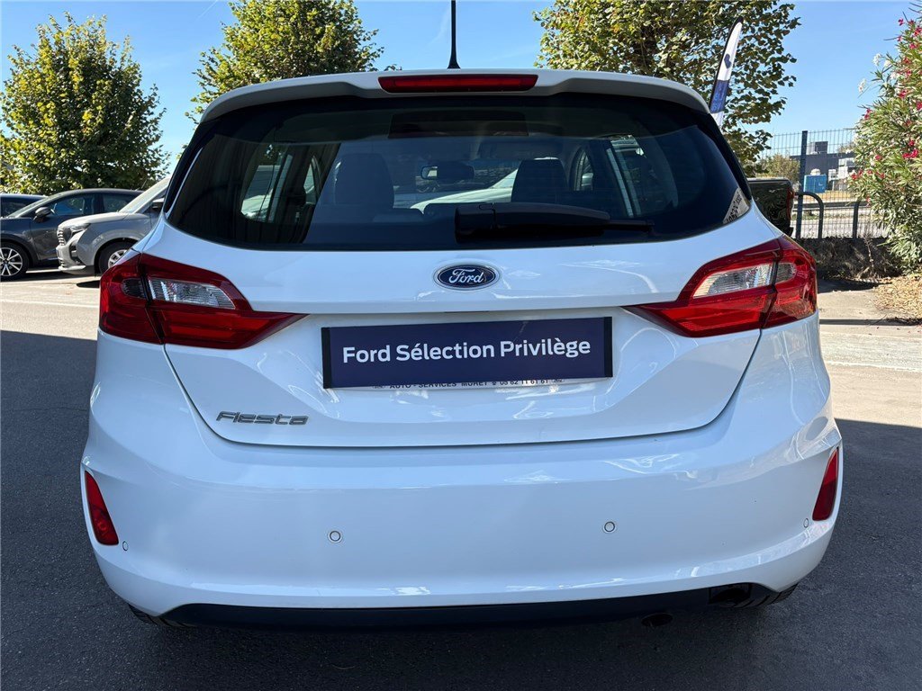 Ford Fiesta - Photo 4