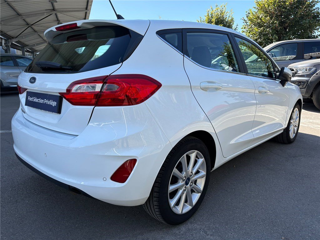 Ford Fiesta - Photo 5