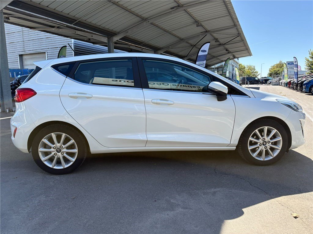 Ford Fiesta - Photo 6