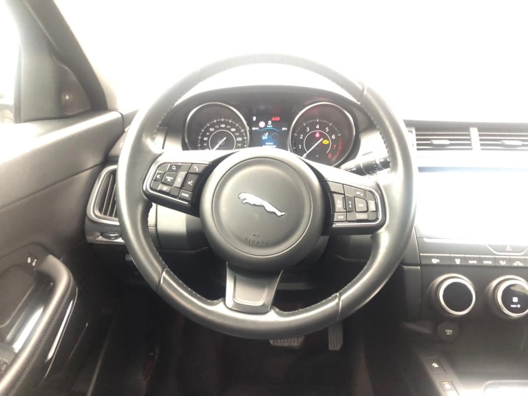 Jaguar E-PACE - Photo 11