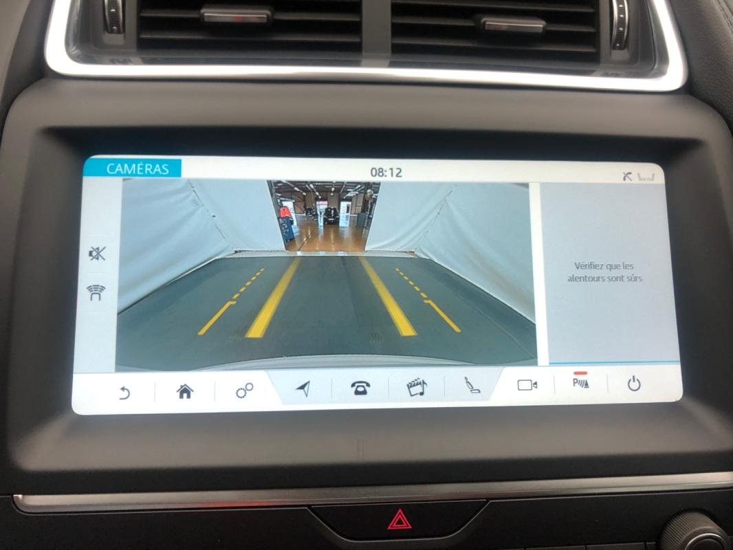 Jaguar E-PACE - Photo 13