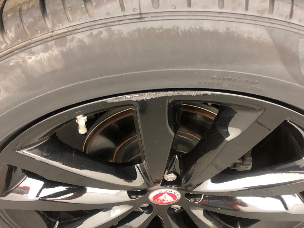 Jaguar E-PACE - Photo 17
