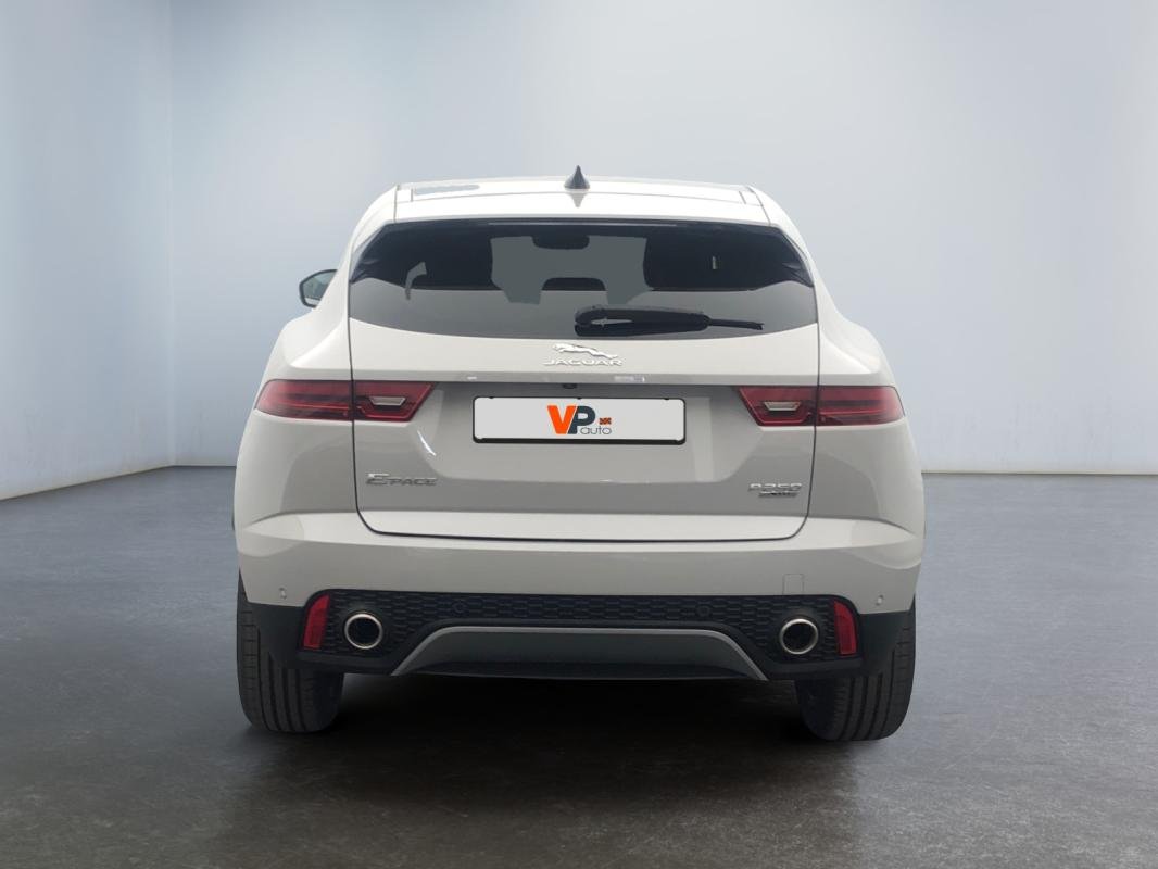 Jaguar E-PACE - Photo 4