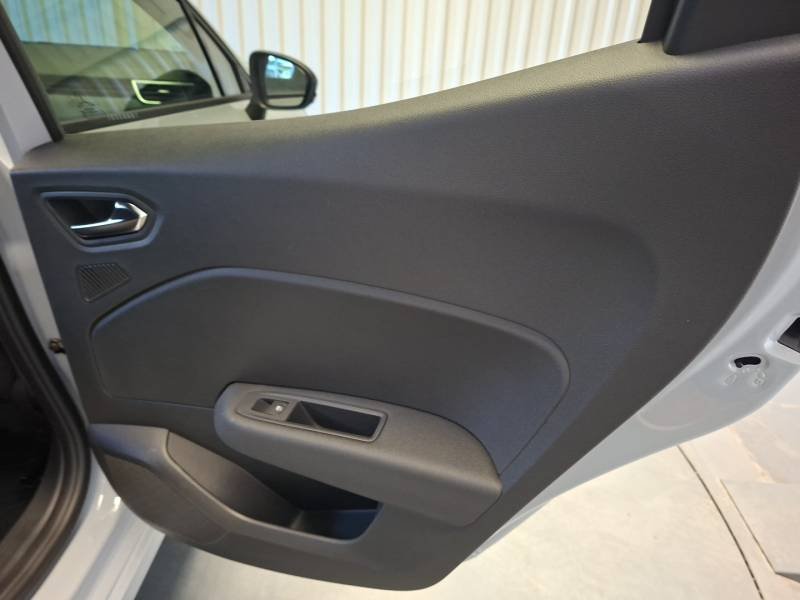 Renault Clio - Photo 16