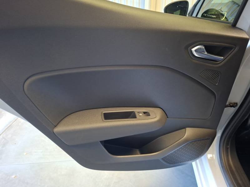 Renault Clio - Photo 25