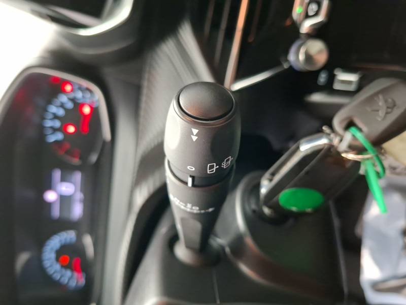 Peugeot 208 - Photo 21