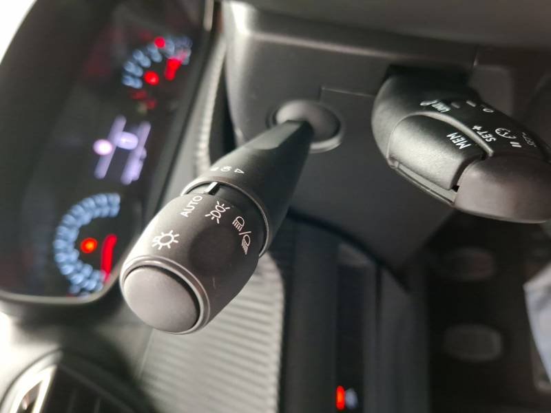 Peugeot 208 - Photo 22