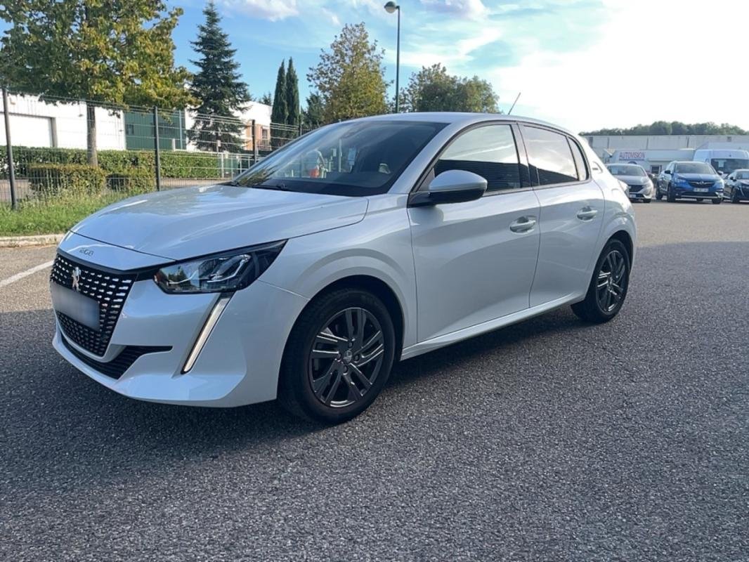 Peugeot 208 - Photo 1