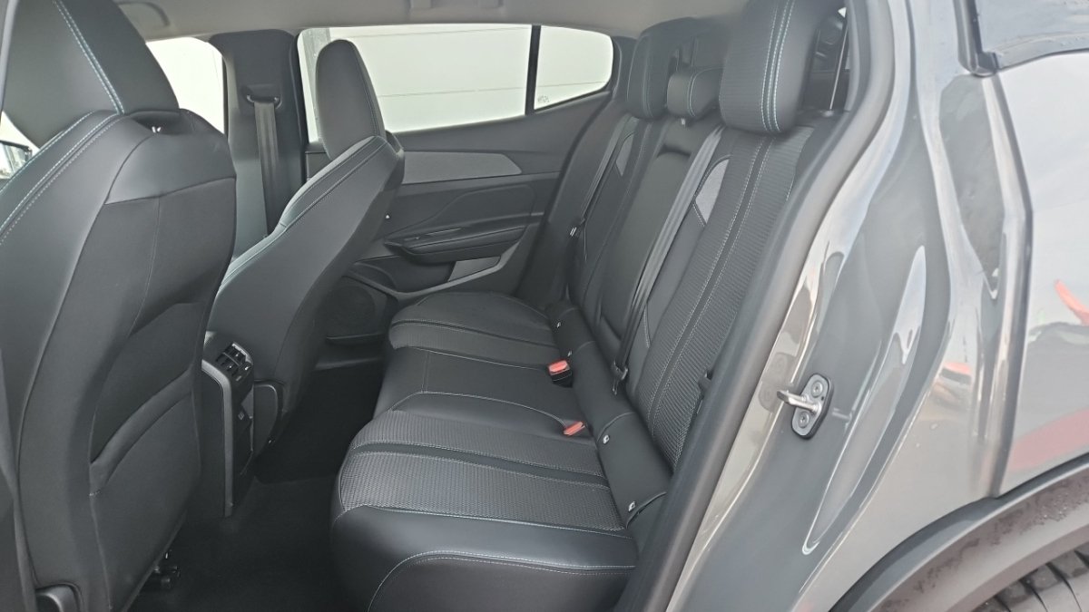 Peugeot 408 - Photo 10